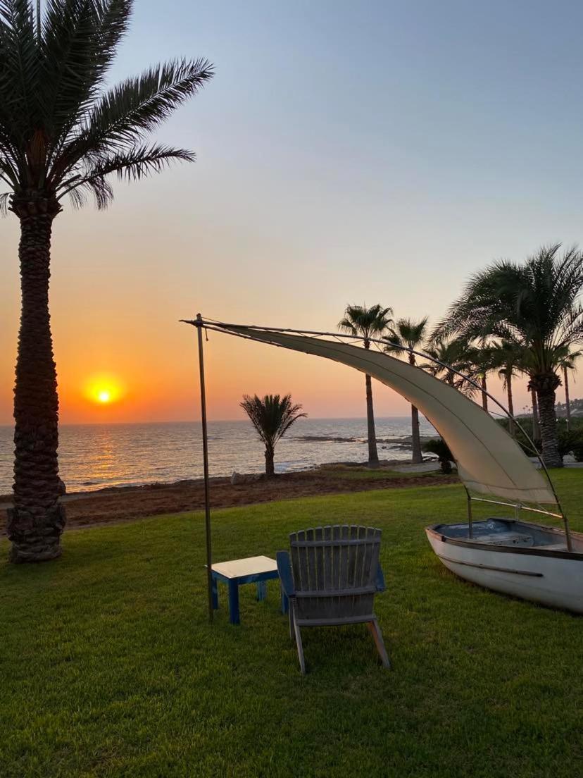Kymmates Beach Front Villas Paphos Ngoại thất bức ảnh