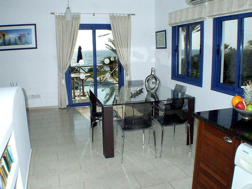 Kymmates Beach Front Villas Paphos Ngoại thất bức ảnh