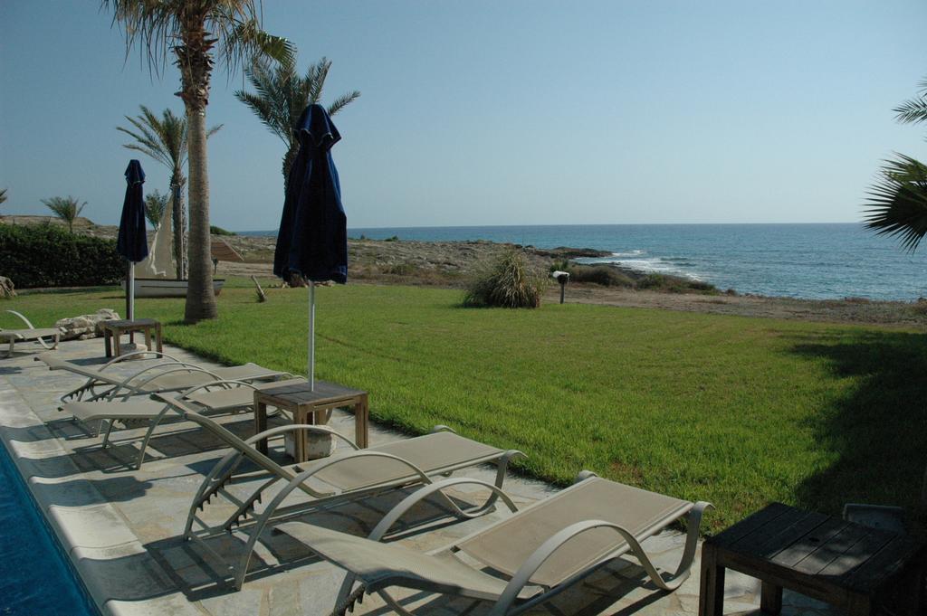 Kymmates Beach Front Villas Paphos Ngoại thất bức ảnh