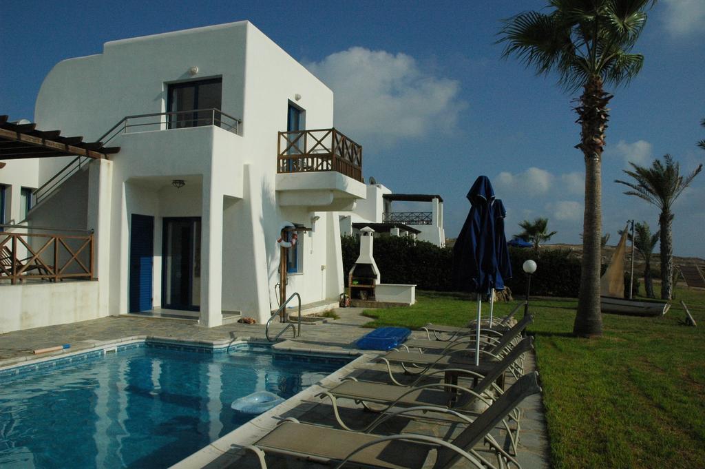 Kymmates Beach Front Villas Paphos Ngoại thất bức ảnh