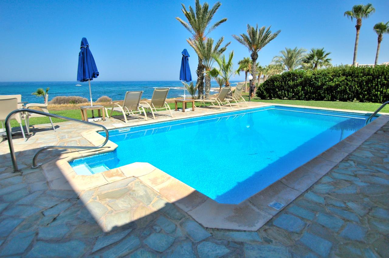 Kymmates Beach Front Villas Paphos Ngoại thất bức ảnh