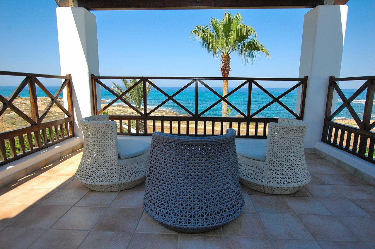 Kymmates Beach Front Villas Paphos Ngoại thất bức ảnh