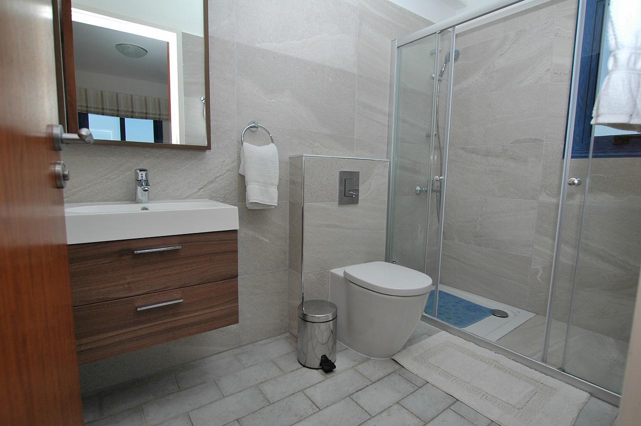 Kymmates Beach Front Villas Paphos Ngoại thất bức ảnh